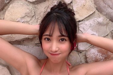 岡本杷奈、天真爛漫のグラマラスボディ