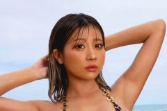 葉月あや、小麦色ダイナマイトボディ