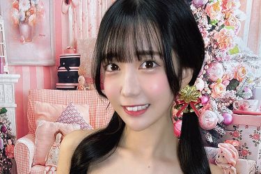 天羽希純「私がプレゼント」と素バストにリボン