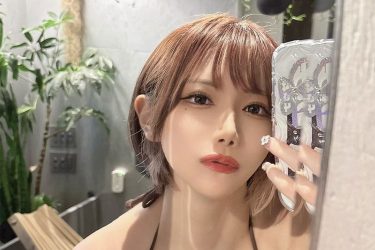 相良ましろ、ボタニカル映えの美谷間