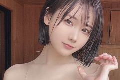 けんけん、ヌーディ極小ビキニの温泉ショット