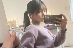 似鳥沙也加、網ヒップの自撮りショット