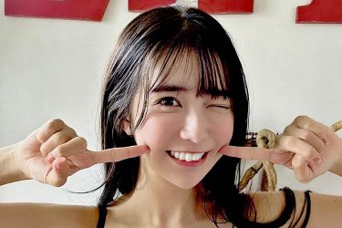 天羽希純、輝く笑顔と食べごろボディ