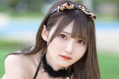 片岡未優、キュンとする四つん這い