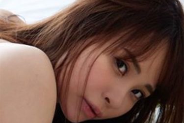 比留川マイ、輝きの純白ランジェリー