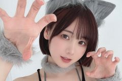 けんけん、衝撃のケモ耳＆ヒモ衣装