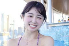 くりえみ、爽やかな美貌と艶ビキニ