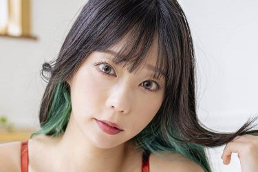 青山ひかる、うつ伏せ「ぽよん」