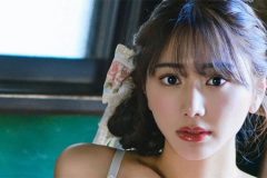 斎藤恭代、純白で魅せる完璧ビジュ