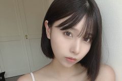 三橋くん、こぼれそうなバストを「揉む？」