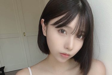 三橋くん、こぼれそうなバストを「揉む？」