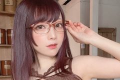 宮本彩希、メガネ娘のダイナマイトボディ