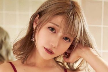 篠原みなみ、さらさら極上ランジェリー