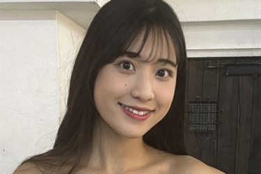 岡本杷奈、華やか花盛り美ボディ