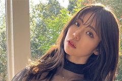 鈴木ふみ奈、妖艶なグラマラスボディ