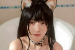 尊みを感じて桜井、ケモ耳と滴る谷間