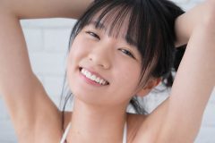 椿野ゆうこ、爽やかスマイルショット