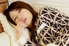 琴井ありさ、本領発揮の艶チラリ