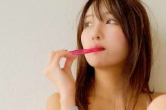 琴井ありさ、とにかく可愛い新春チラリ