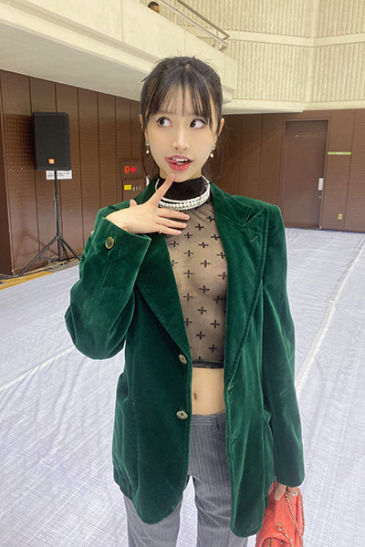 藤川らるむ「バスト透け透け」の成人式の画像2