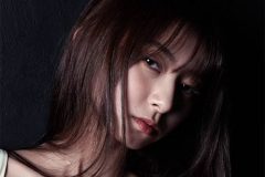 桑田彩、ダークなメリハリボディ