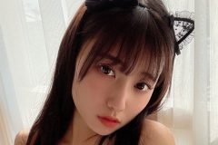 雪野まゆき、キュートな黒猫の誘惑