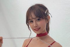 相原美咲、大胆ハイレグと意味深なチェーン