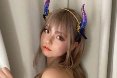 るたぴ、色気満点の小悪魔姿