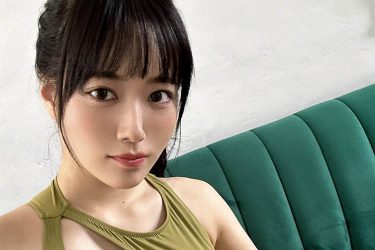 東雲うみ、圧倒的なたわわバスト輝く変形水着