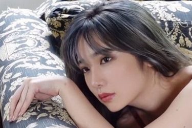 yunocy、しなやか妖艶美女