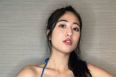 岡本杷奈、ハイビジュアルで大人の色香