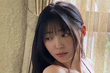紫藤るい、妖艶むちむちボディ