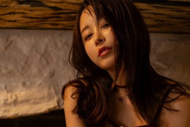 いくみ、暗がりの煽情的な色香