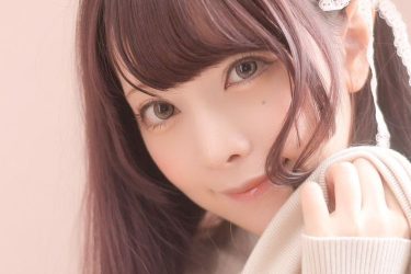 宮本彩希、秘密めくニットめくり