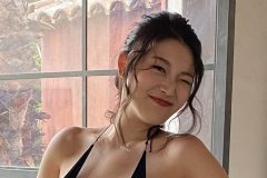 風吹ケイ、ポロリ寸前のドレス姿