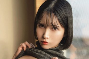 JILL、大胆まくり上げ美ボディ