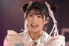 ちとせよしの、アイドルからビキニグラのギャップ