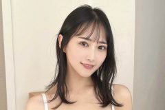 川瀬もえ、彼女感あふれるランジェリーショット