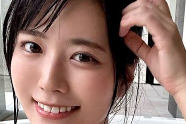 東雲うみ、でこだしツルンとボディ