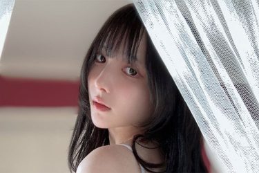 天川星夏、レースに囲まれる美女