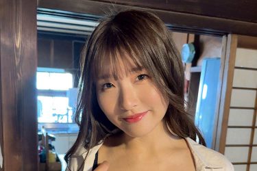 原つむぎ、101センチバストのパイ圧