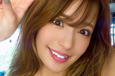 橋本梨菜、元気のでる褐色美ボディ