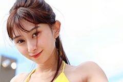 桑田彩、青空に映える美スタイル