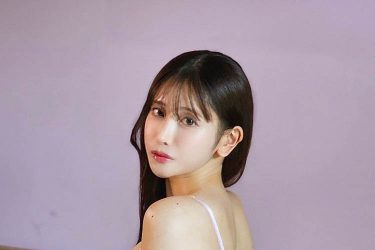 名取くるみ、妄想ふくらむ…またがり美スタイル