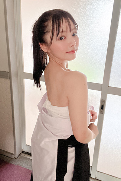 上田操、脱いでいく弓道着娘の「これがこう」の画像4