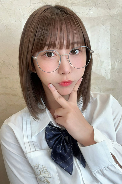 日向葵衣「まじめちゃんの衝撃の服の中」を披露の画像2