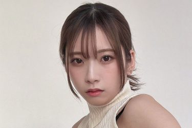 紅羽りお、黒スト脱ぎかけお姉さん