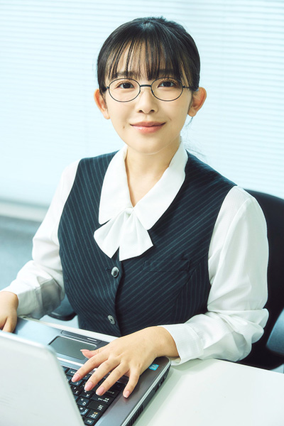 天木じゅん「脱いだらスゴいOL」ショットの画像2