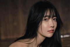 天羽希純、ほぼ「すっぽんぽん」の衝撃