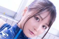 赤羽もも、濡らすと透ける競泳水着